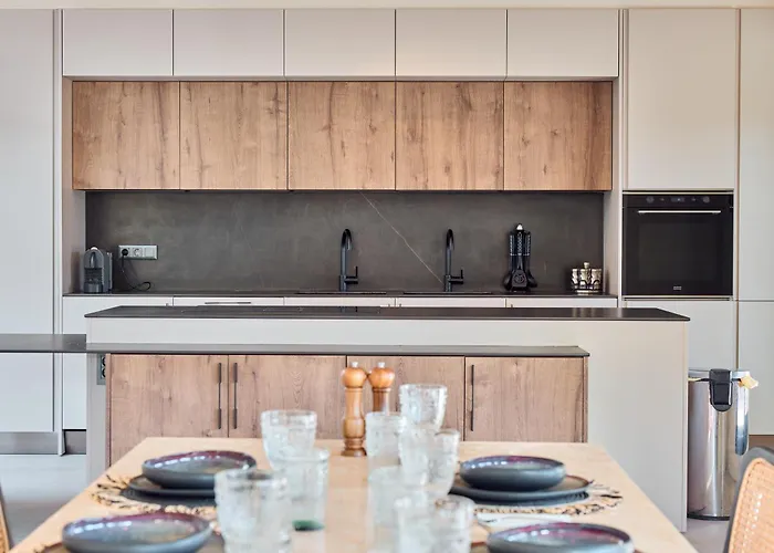 Jungle Eva - With Pool & Gardens *