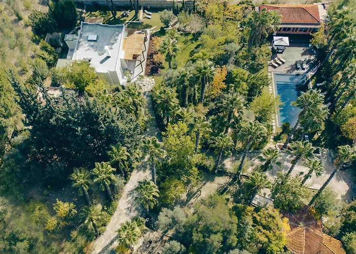 Jungle Eva - With Pool & Gardens