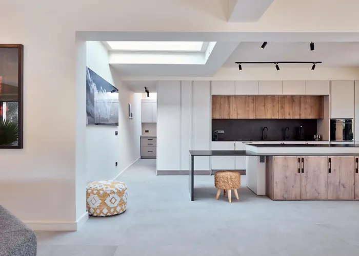 Jungle Eva - With Pool & Gardens