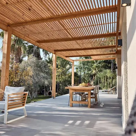 Jungle Eva - With Pool & Gardens *