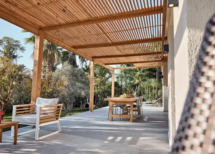 Jungle Eva - With Pool & Gardens *