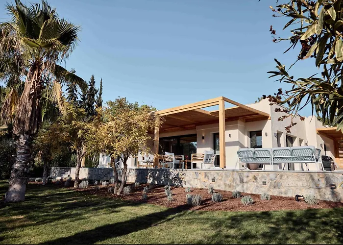 Villa Jungle Eva - With Pool & Gardens