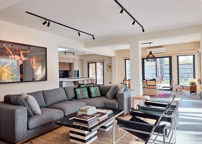 Jungle Eva - With Pool & Gardens Villa