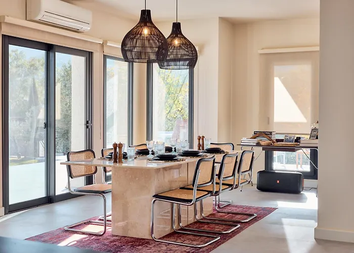 Jungle Eva - With Pool & Gardens Villa