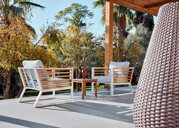 Jungle Eva - With Pool & Gardens *